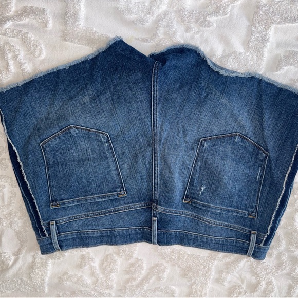 Frame Denim Women's Cutoff Jean Shorts with Unique Design on the sides - Picture 4 of 6